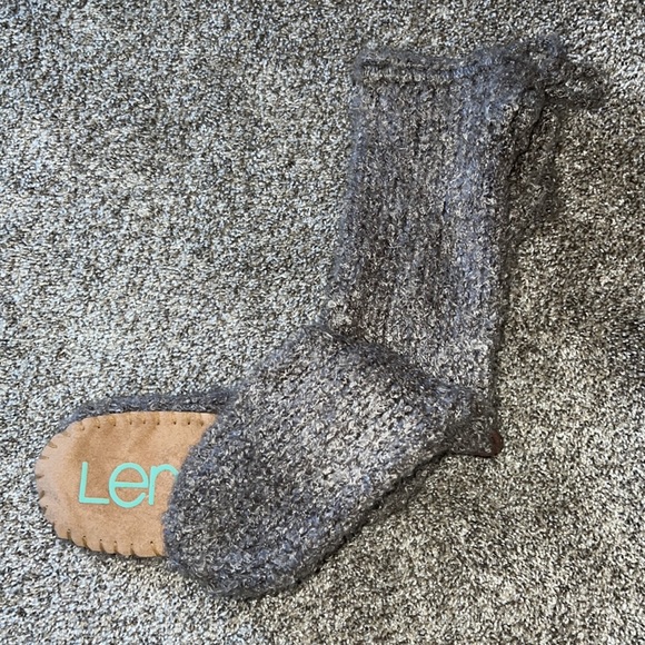 NWT Lemon Slippers in Cappuccino - Picture 3 of 6